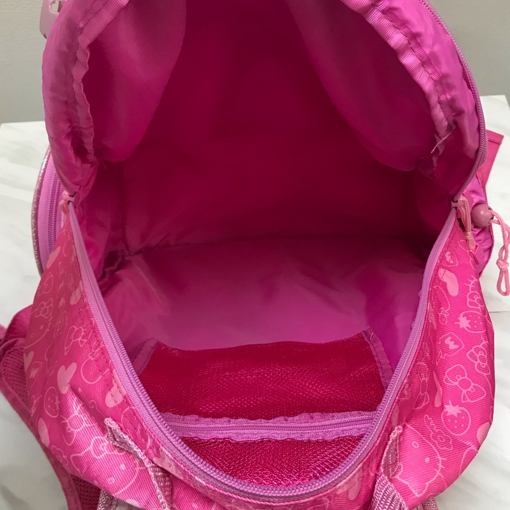 Large Hello Kitty Backpack - Picture 10 of 15
